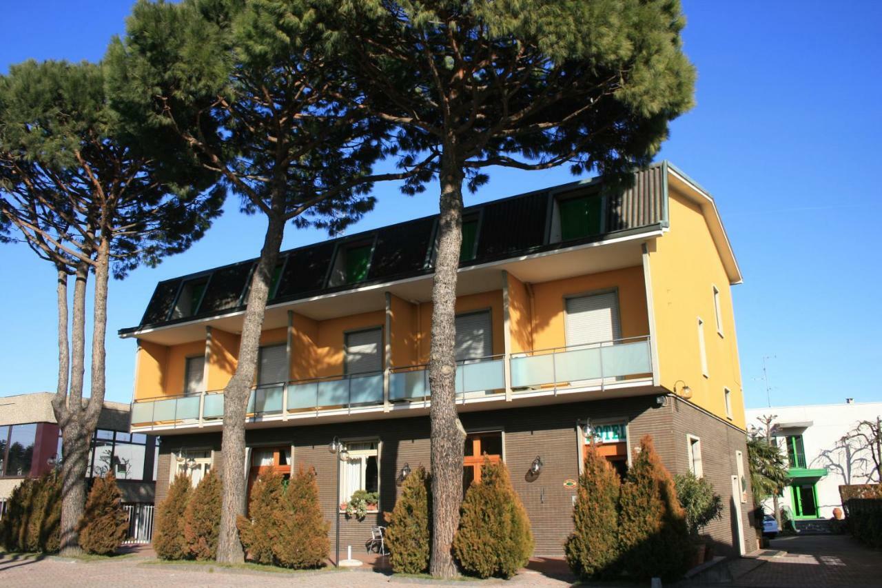 Albergo Nardini Lentate sul Seveso Εξωτερικό φωτογραφία