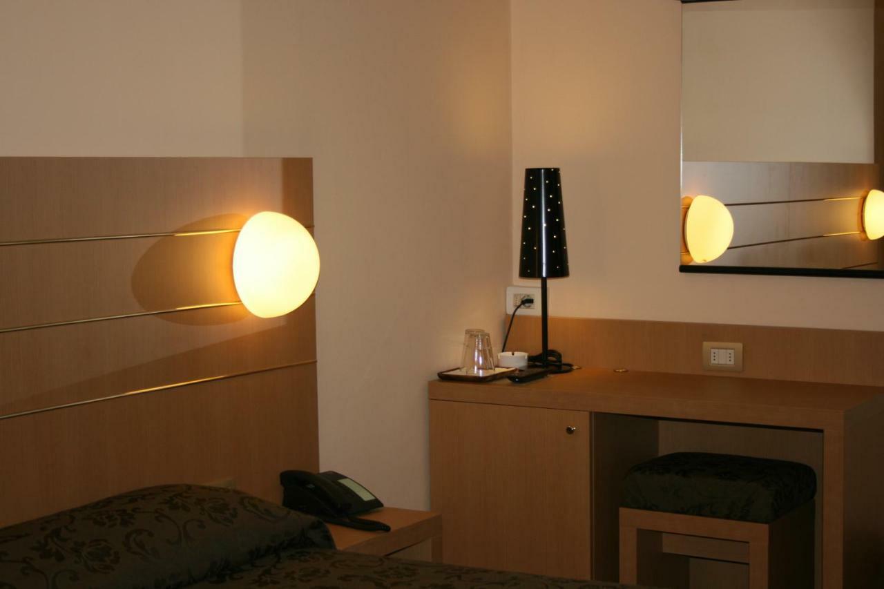 Albergo Nardini Lentate sul Seveso Εξωτερικό φωτογραφία