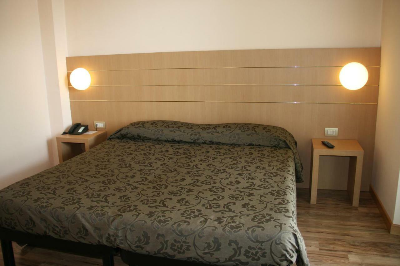 Albergo Nardini Lentate sul Seveso Εξωτερικό φωτογραφία