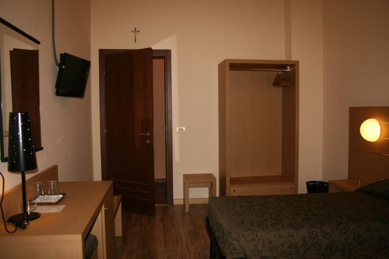Albergo Nardini Lentate sul Seveso Εξωτερικό φωτογραφία